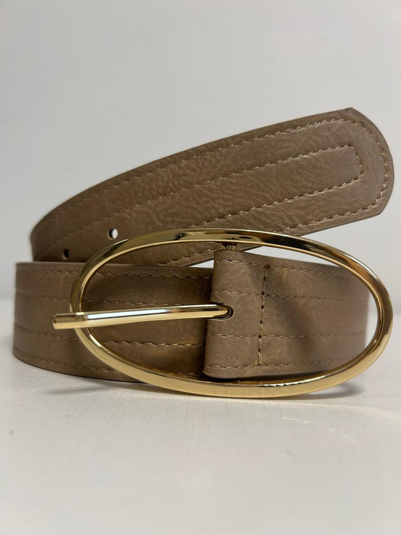 Cinto com Pesponto e Fivela Oval Dourada| Tamanho Único