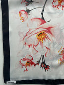 Lenço Floral Clássico quadrado cetim com toque de seda  | 90x90