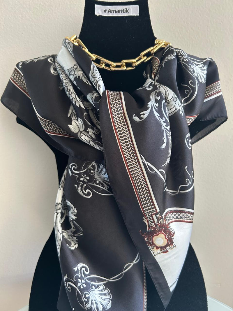 Lenço Arabesco Preto e Branco com toque de  Seda | 70x70